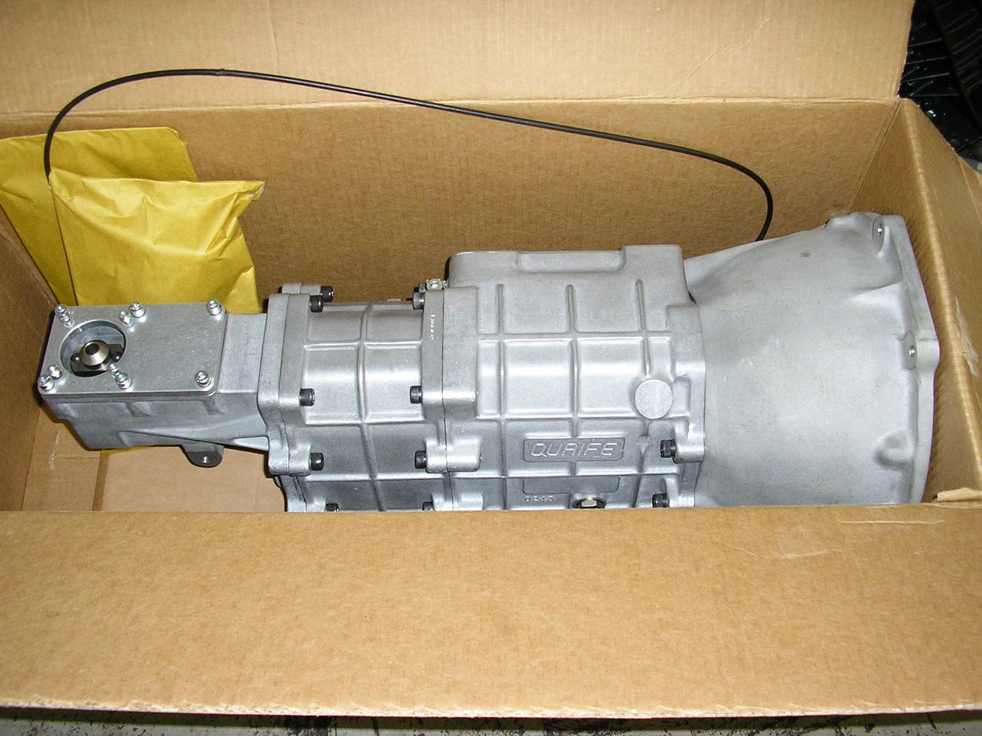QBE33G003.jpg