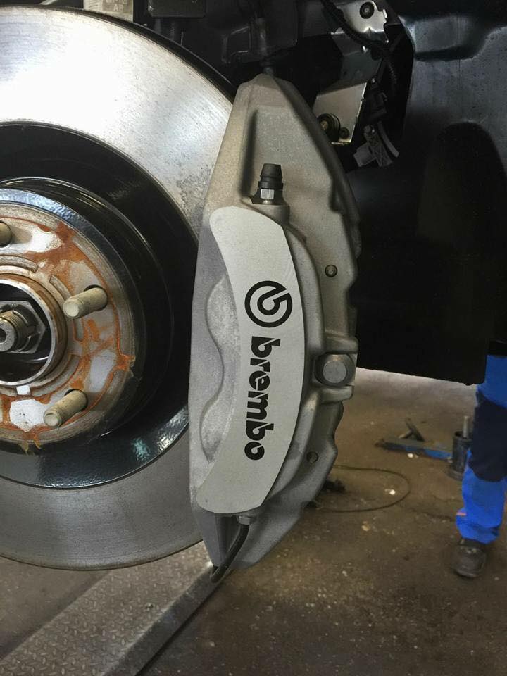 Silver_Brembo.jpg