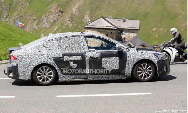 2019-ford-focus-sedan-spy-shots--image-via-s-baldauf-sb-medien_100613291_m.jpg