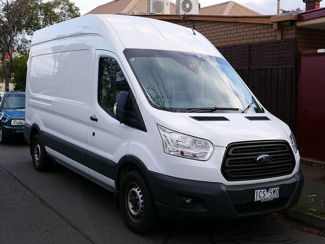 2014_Ford_Transit_(VO)_350E_van_(2015-06-03)_01.jpg